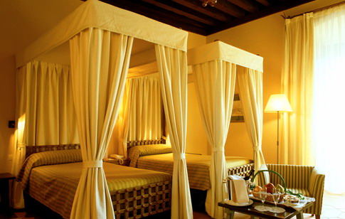 Room / Habitaci�n