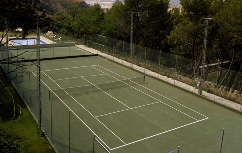 Tennis Court / Pista de Tenis