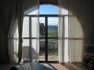 Arianel.la Apartment - Bedroom - click for larger image