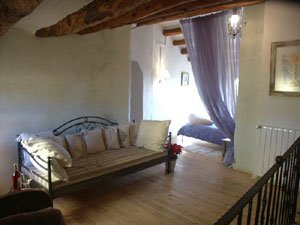 Sandia Room - Arianel.la de Can Coral - Rural Country House & Apartment, Spain - click for larger image