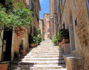 Charming street in Fornalutx